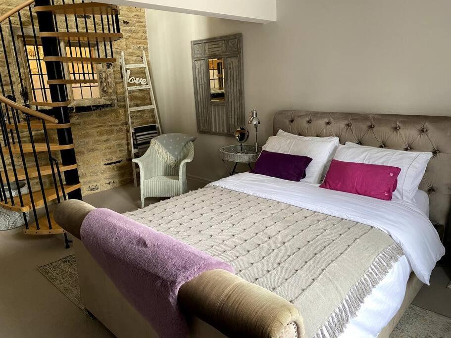 Historic Cotswold Chic Style For Uk Staycation 버튼온더워터 외부 사진