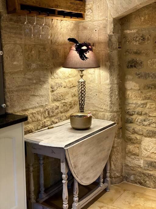 Historic Cotswold Chic Style For Uk Staycation 버튼온더워터 외부 사진