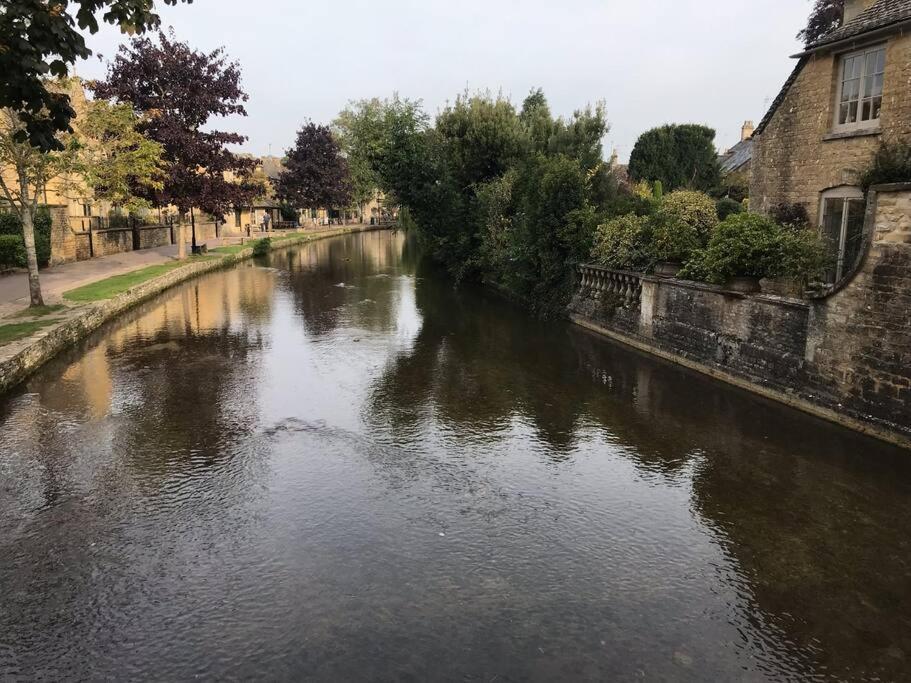 Historic Cotswold Chic Style For Uk Staycation 버튼온더워터 외부 사진