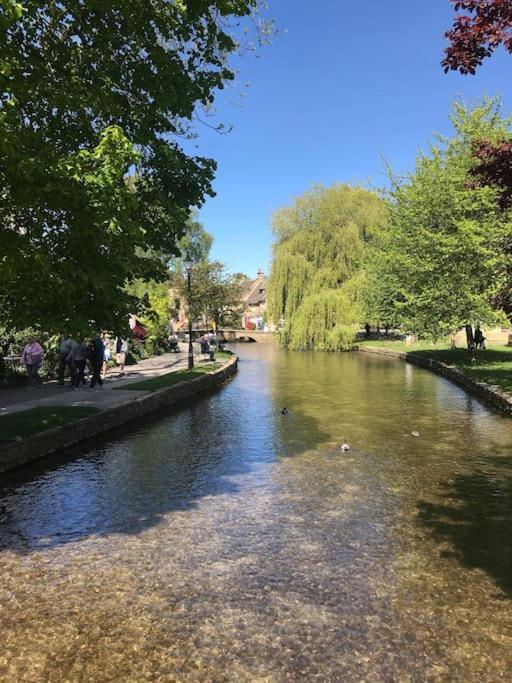 Historic Cotswold Chic Style For Uk Staycation 버튼온더워터 외부 사진